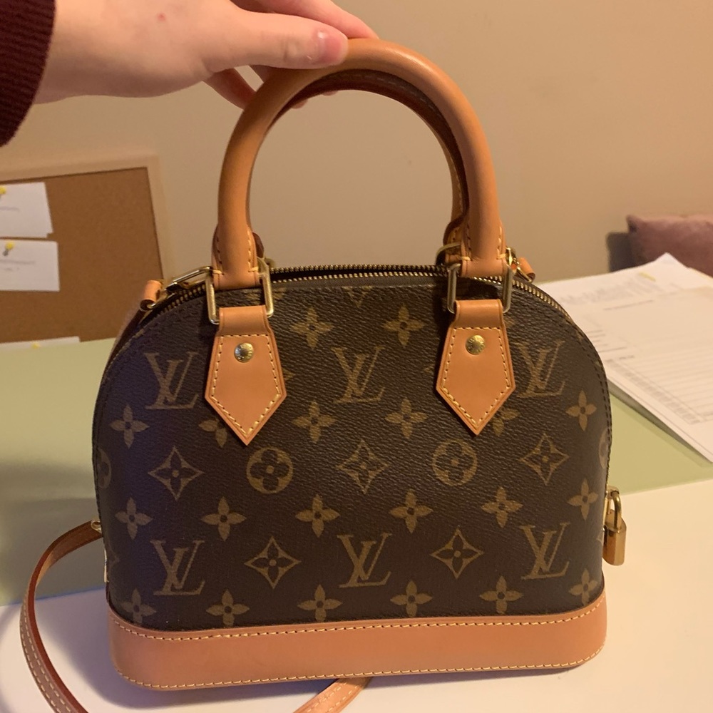 Like-new Louis Vuitton Alma BB Purse